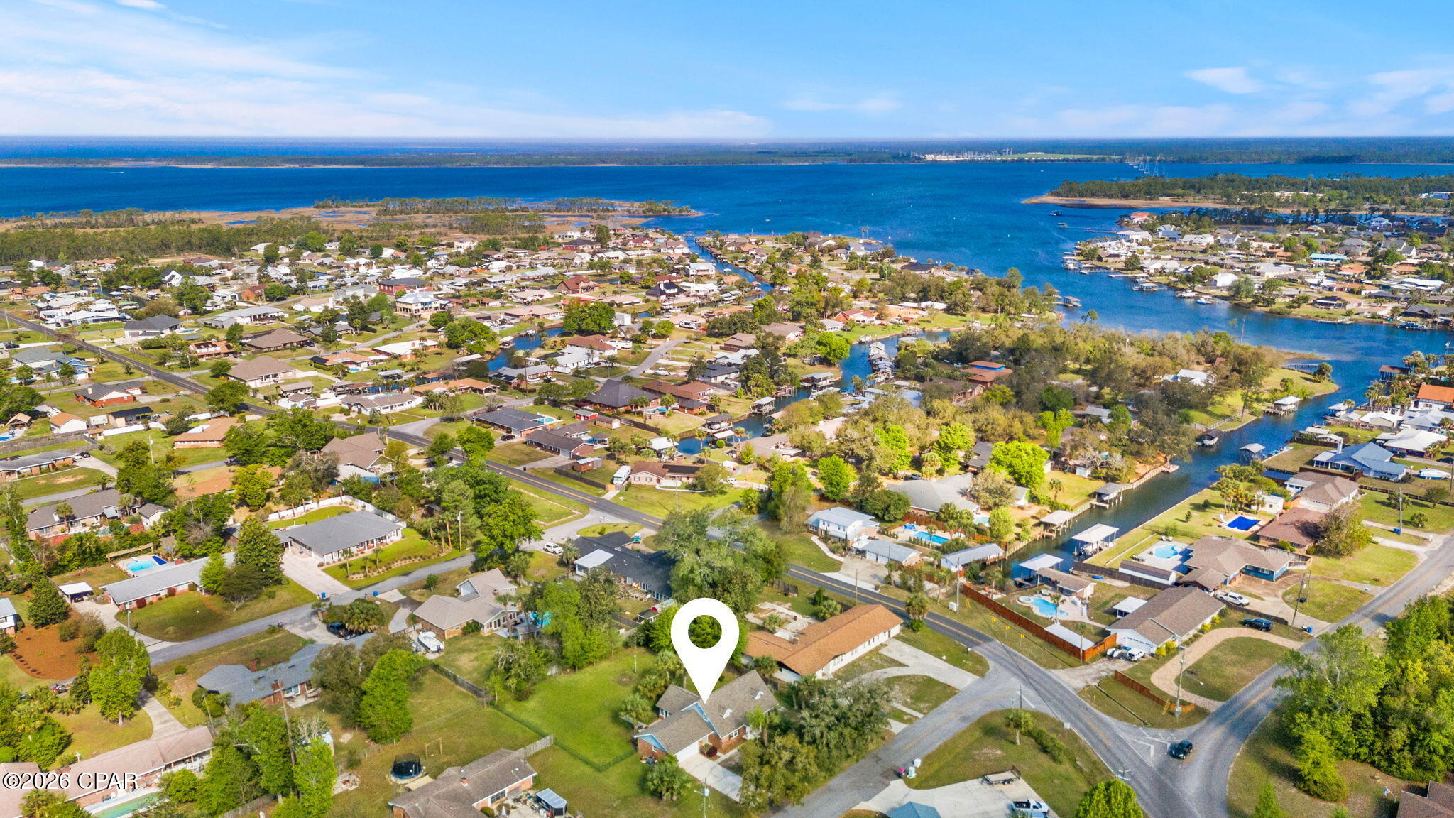 Listing photo id 41 for 4401 Cindy Lane