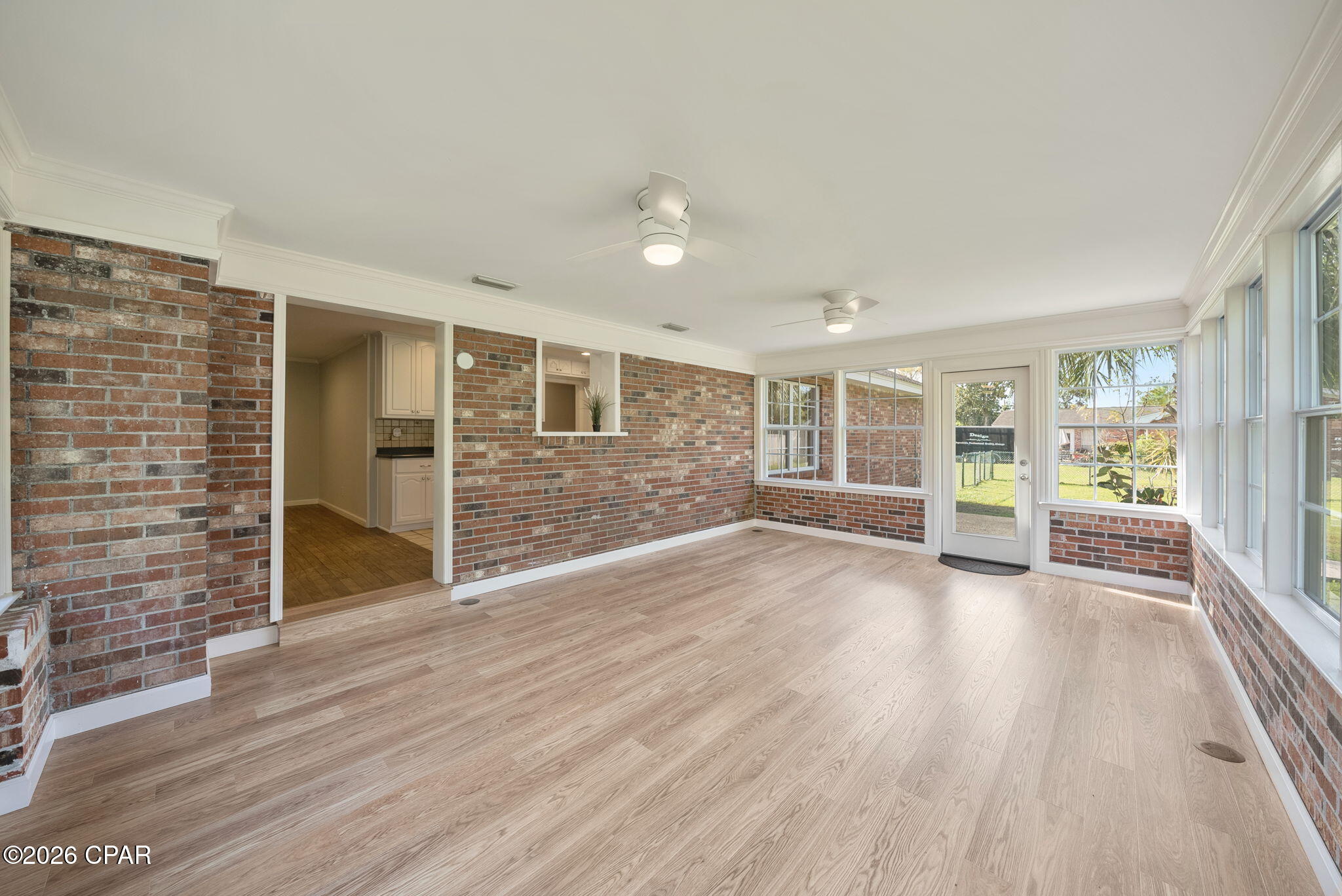 Listing photo id 8 for 4401 Cindy Lane