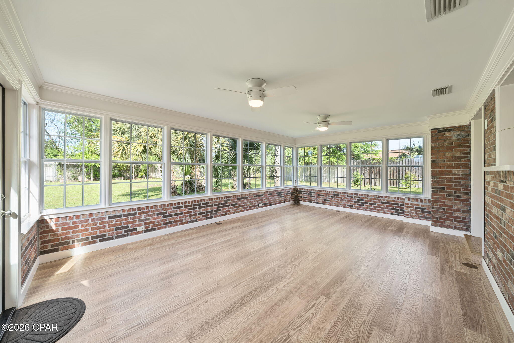 Listing photo id 9 for 4401 Cindy Lane