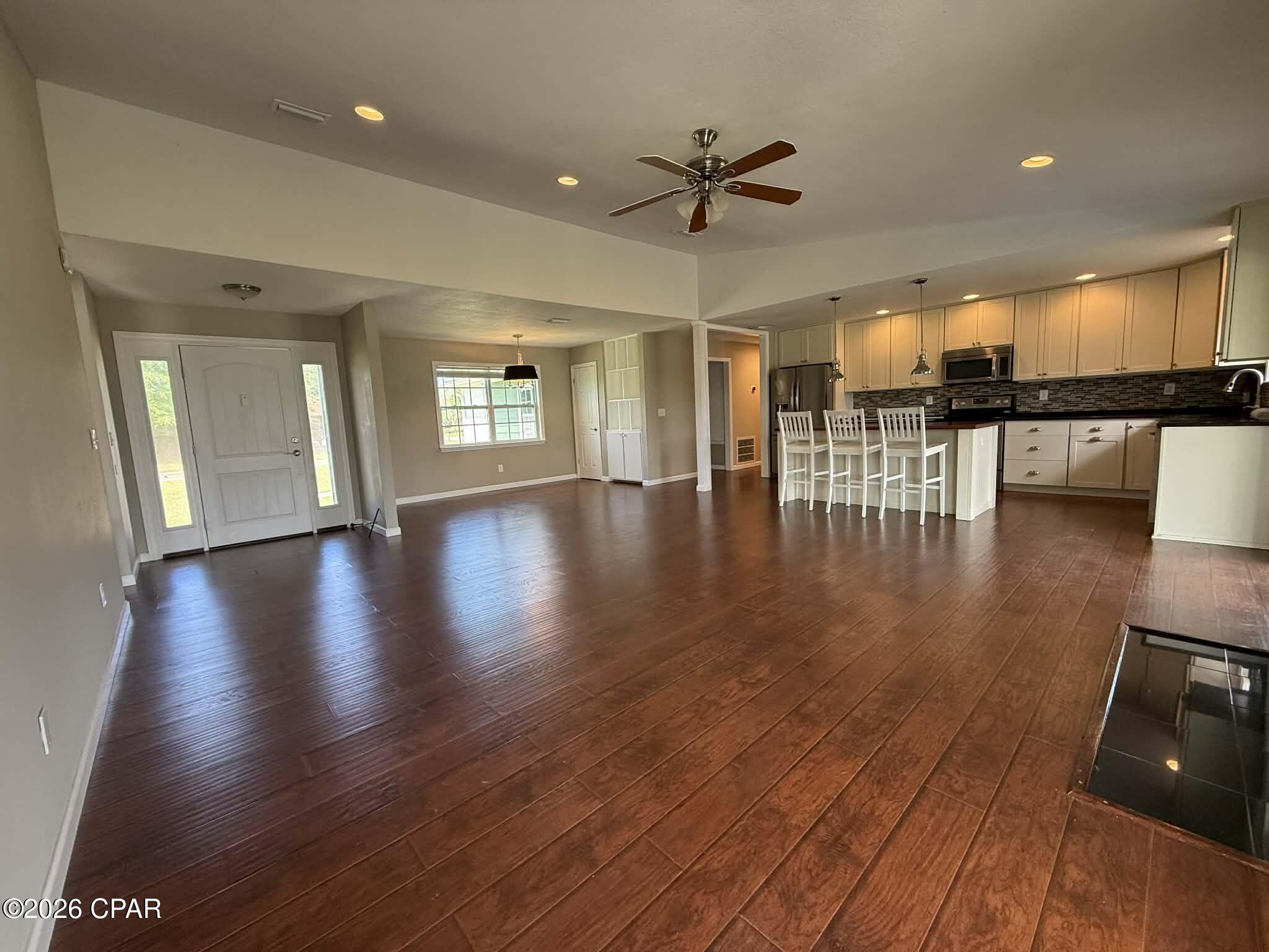 Image 3 For 101 Saratoga Place