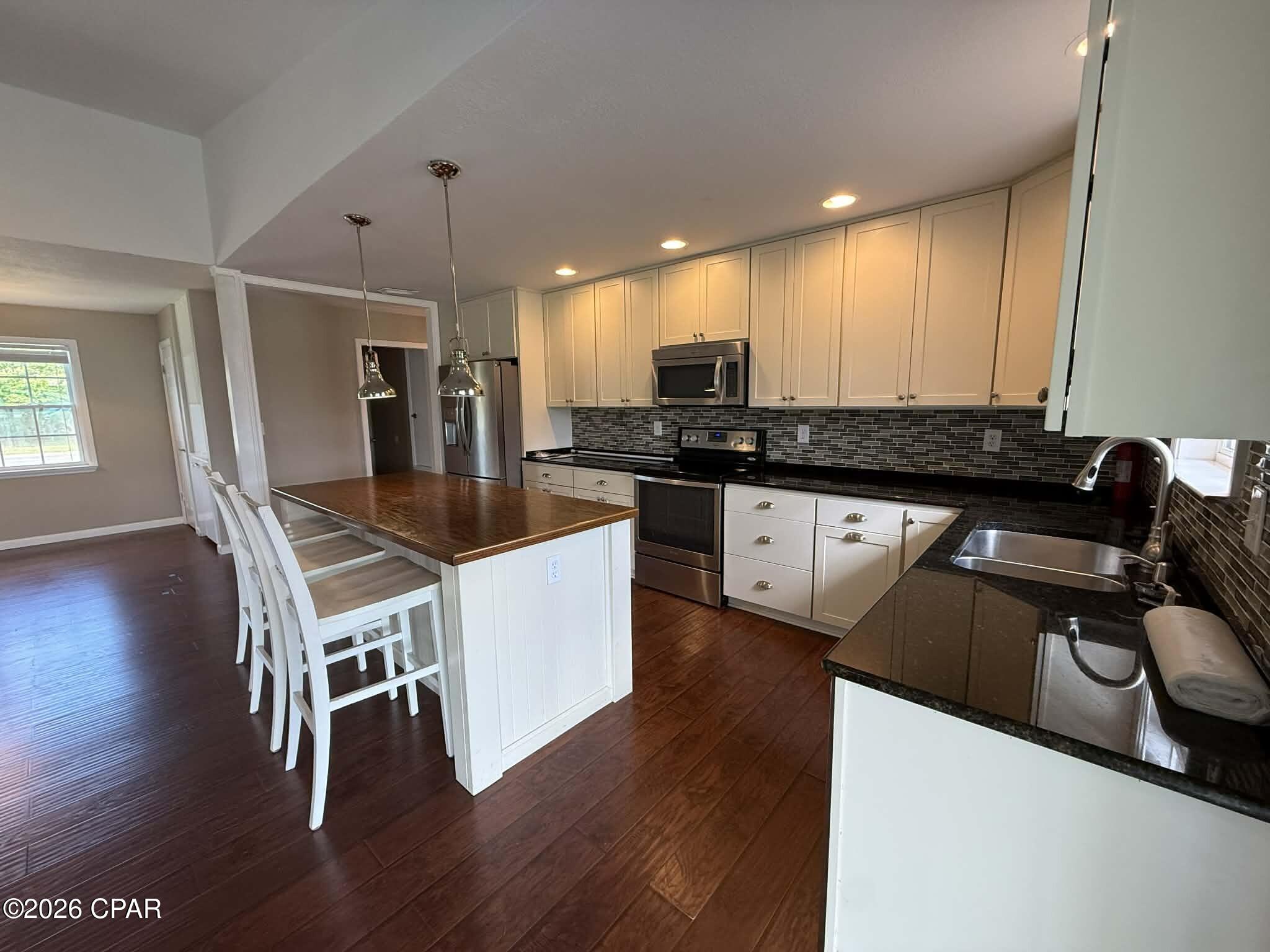 Image 7 For 101 Saratoga Place