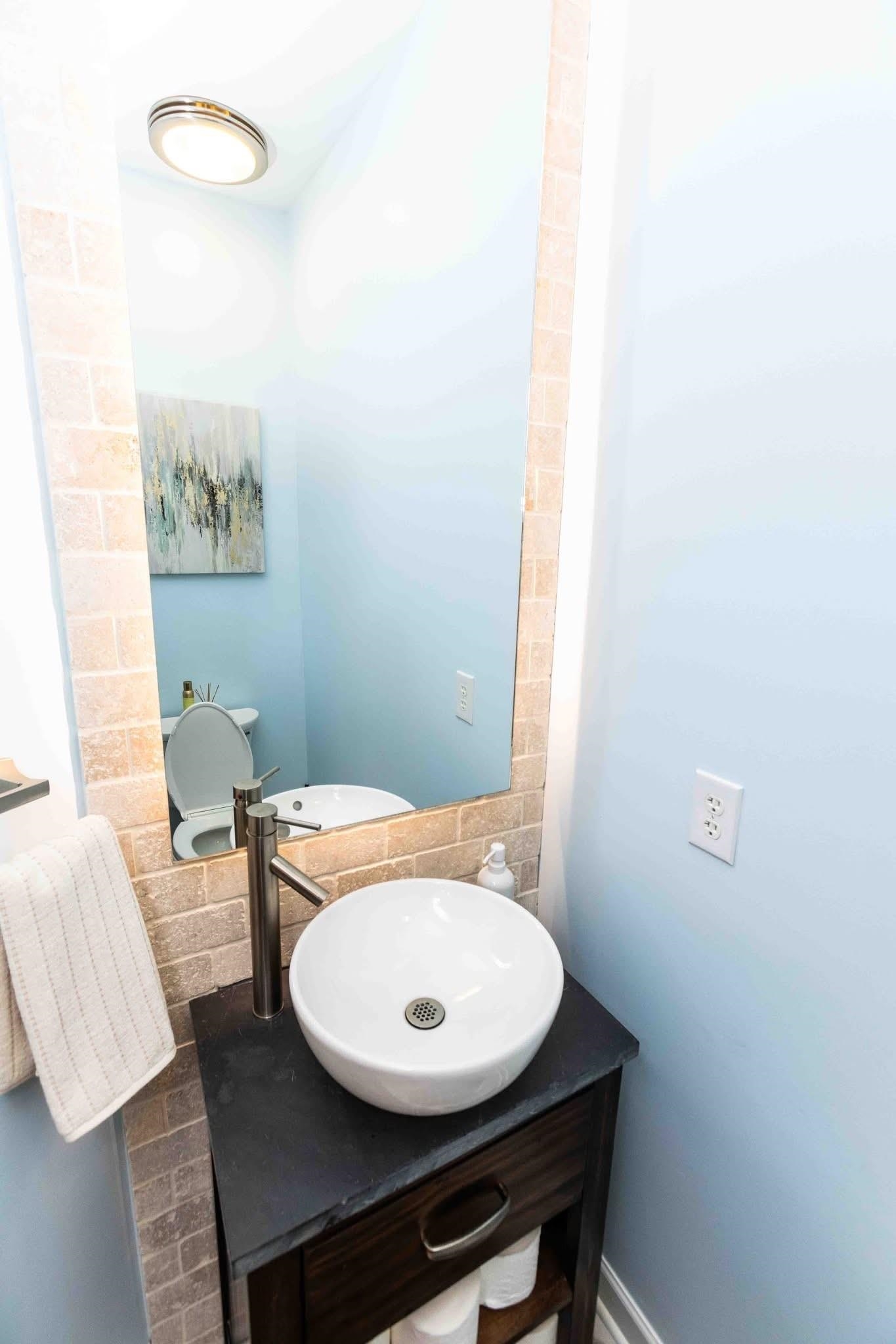 3560 Alexandria Ave. 