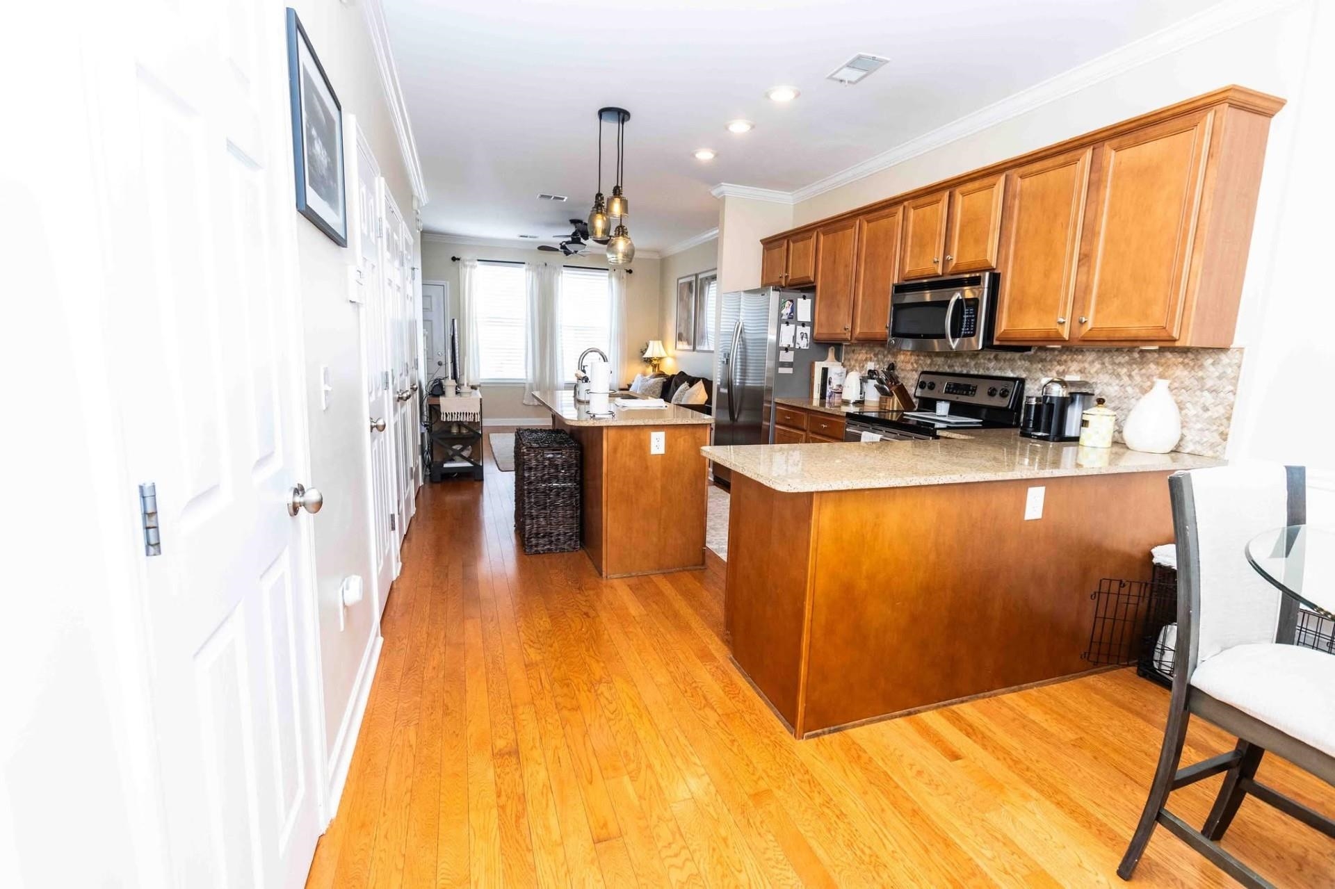 3560 Alexandria Ave. 