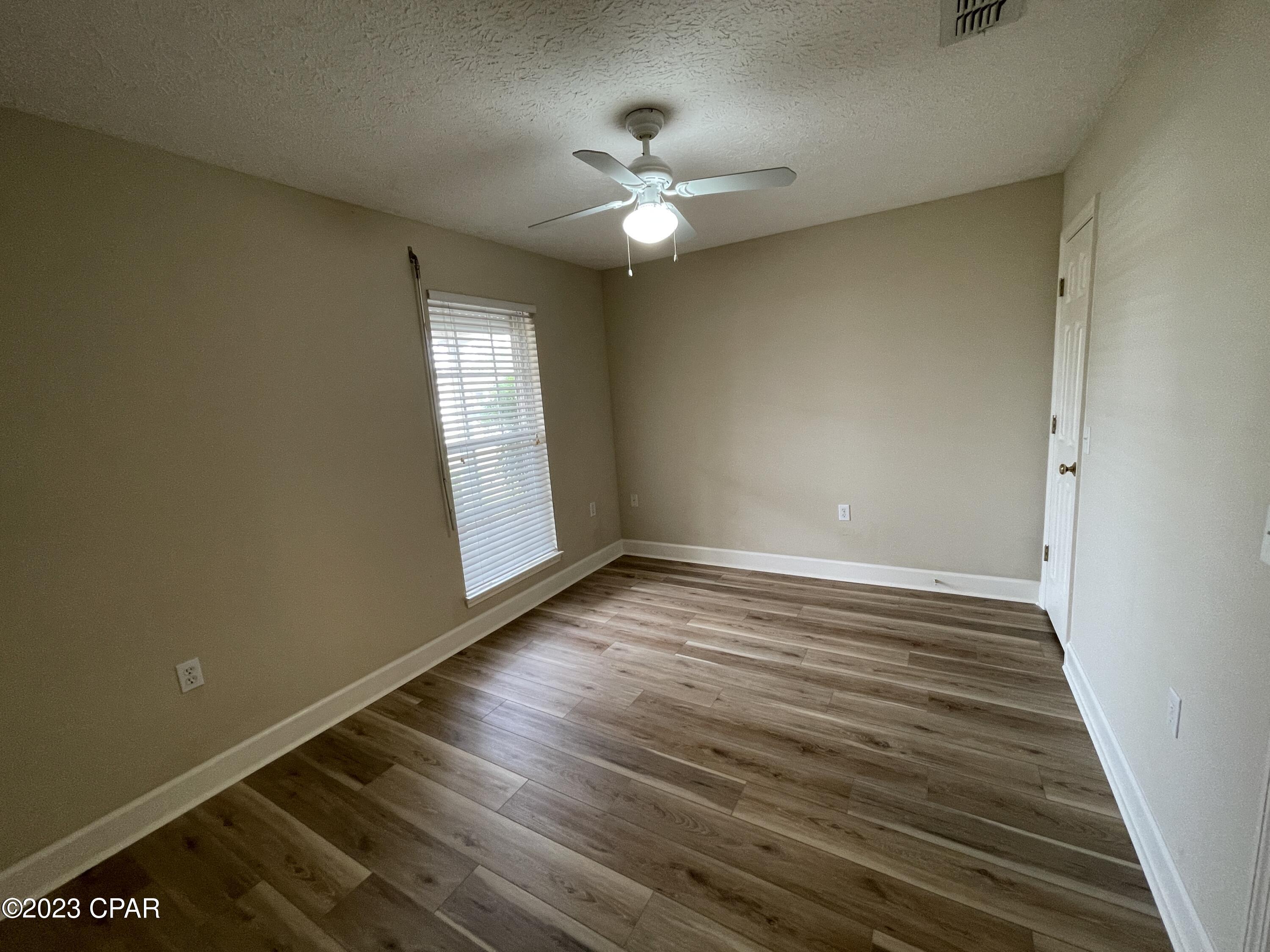 Image 21 For 114 Lakeridge Drive