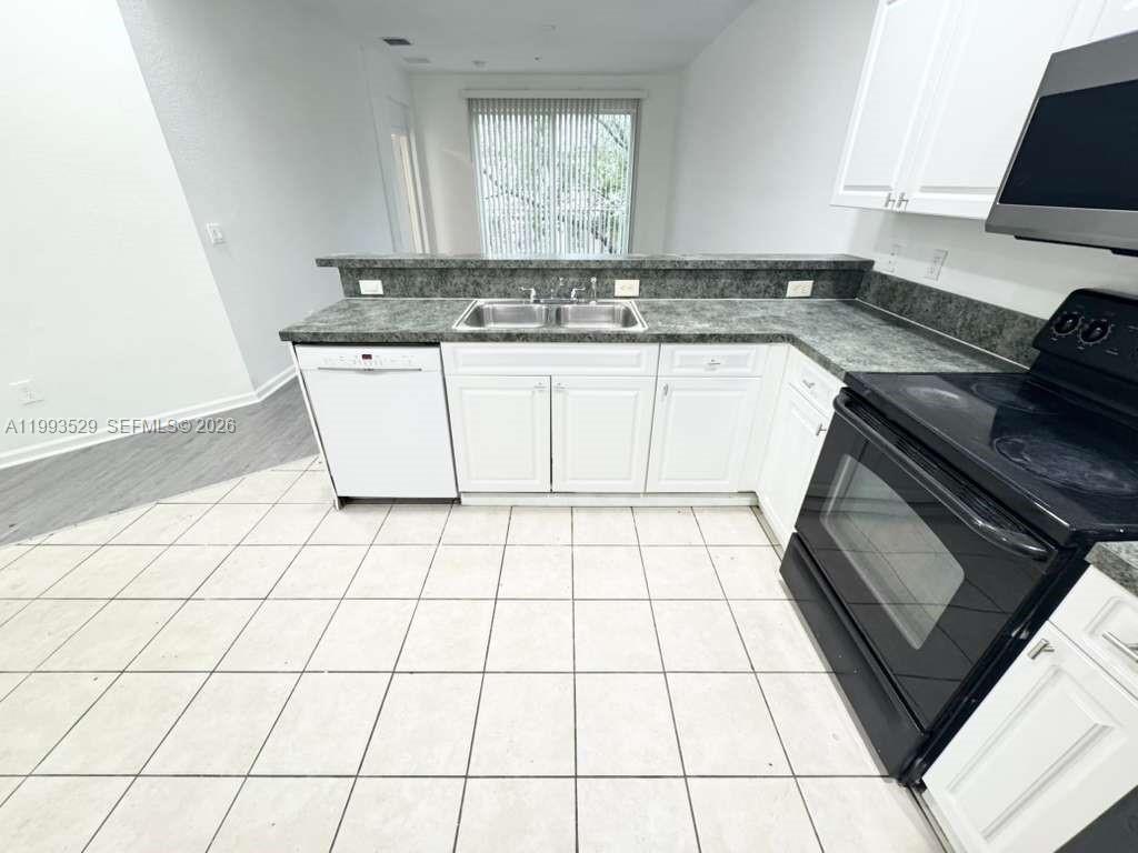 Marsh Harbour 49 Condo