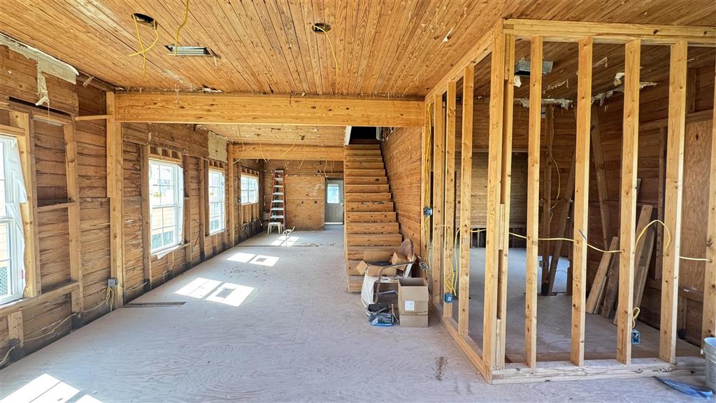 716 Clarence Street — photo 2