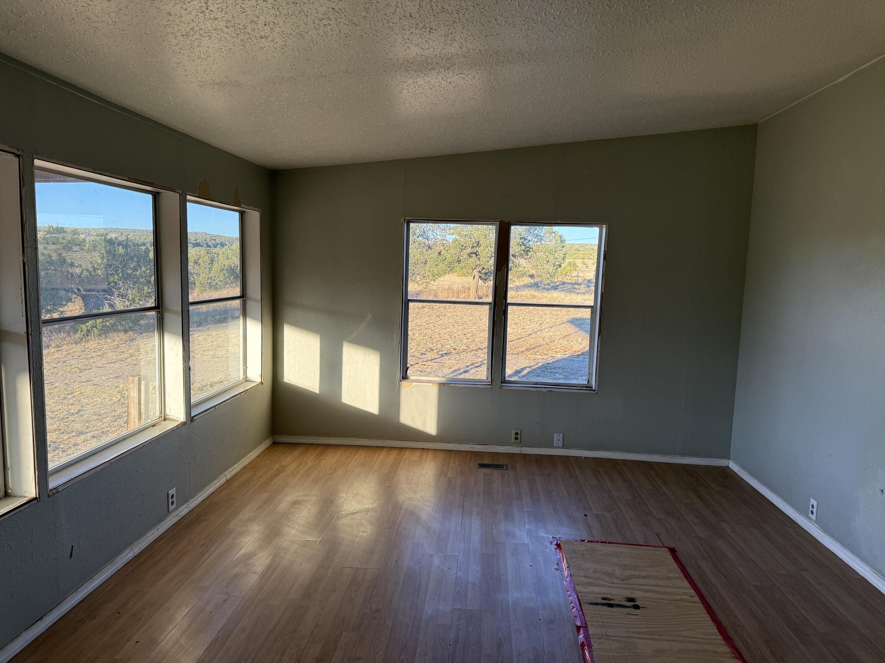 Homes for sale in Edgewood, NM | 132 V-Hill Rd, Edgewood, NM 87015 | MLS# 1100922