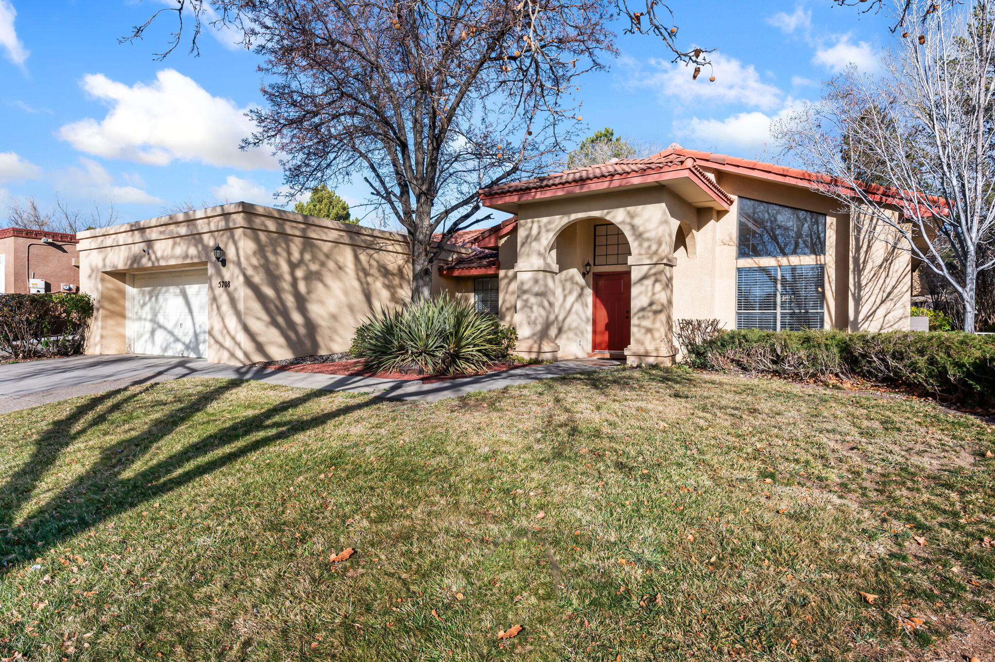 Beautiful single-story 4-bedroom home on a quiet cul-de-sac in the highly sought-after Peppertree neighborhood -- now offered at a highly competitive price. This well-maintained home showcases extensive updates, including a renovated kitchen with beautiful cabinetry, updated countertops, and new appliances. The spacious primary suite features a tastefully renovated bathroom with a fresh, modern feel.Recent improvements include new light fixtures, fresh interior paint, new blinds, new carpet, new attic insulation, and a new front door. Enjoy cozy evenings by the fireplace and relax in the beautifully landscaped front and back yards with lush grass, all set along a tree-lined street in a tucked-away neighborhood.