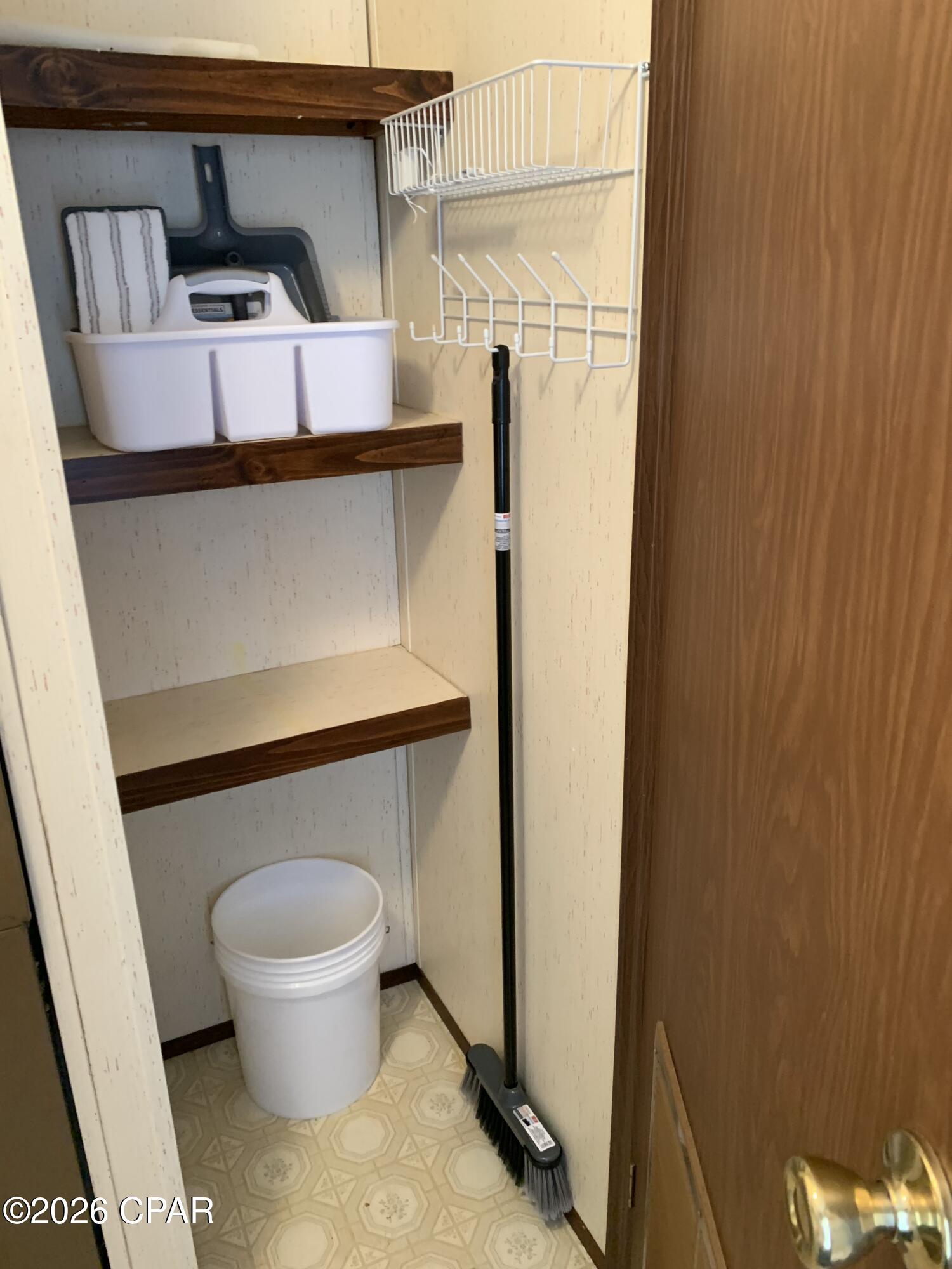 Image 23 For 307 Carol Place