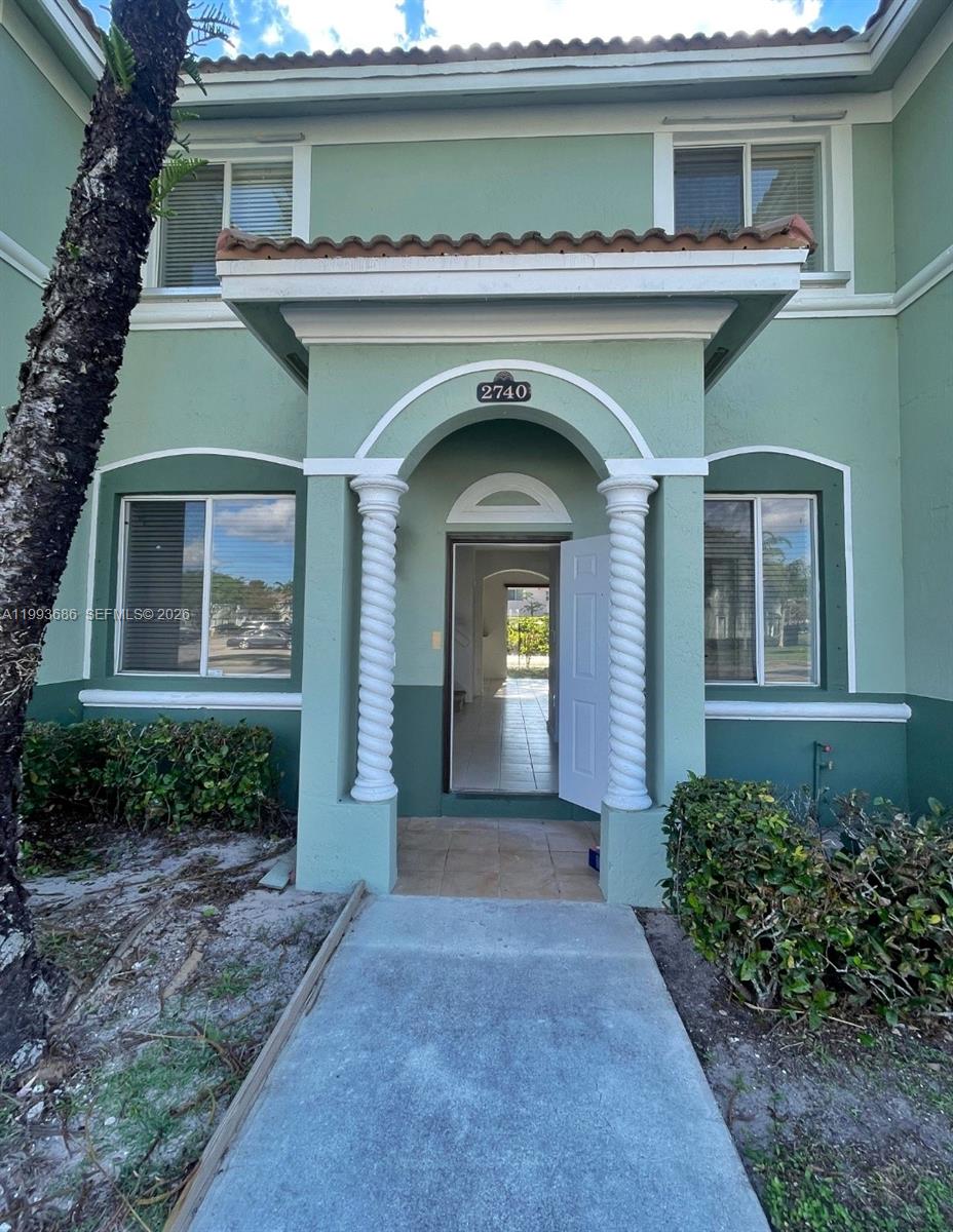 Shoma Townhomes At Keysco