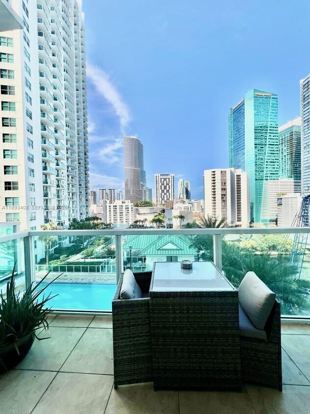 Brickell On The River S T