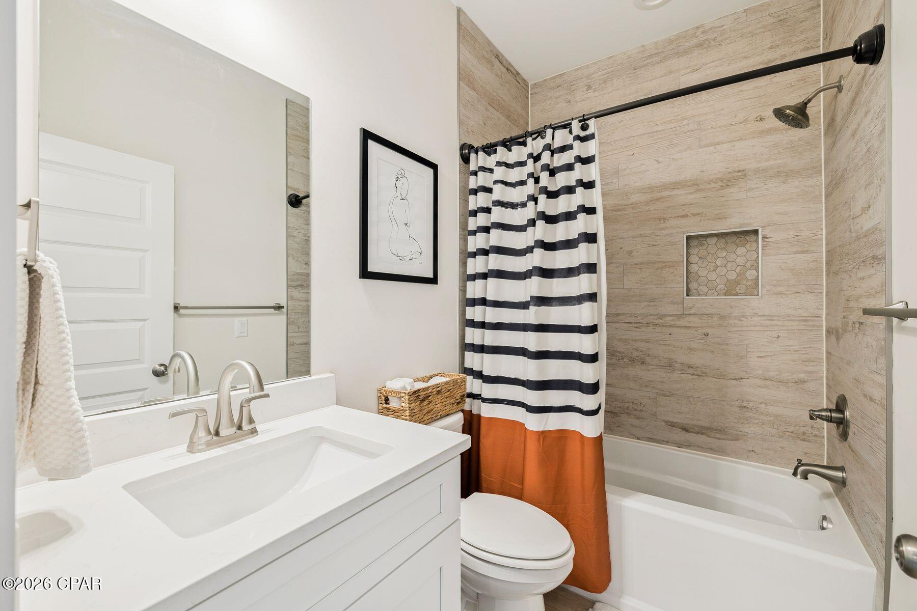 Image 17 For 166 Manistee Drive