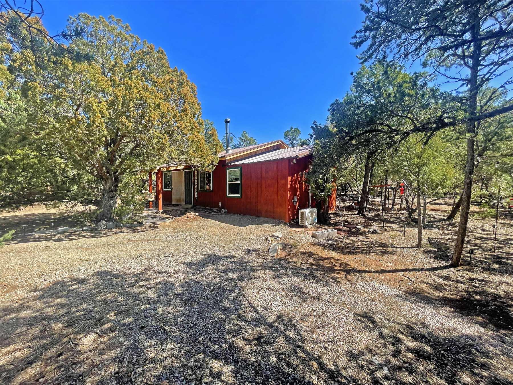 Photo 3 of Sale Pending at 1 Dove Rd, Tijeras, NM 87059 | MLS# 1100964 | Listing updated on 2026-09-11