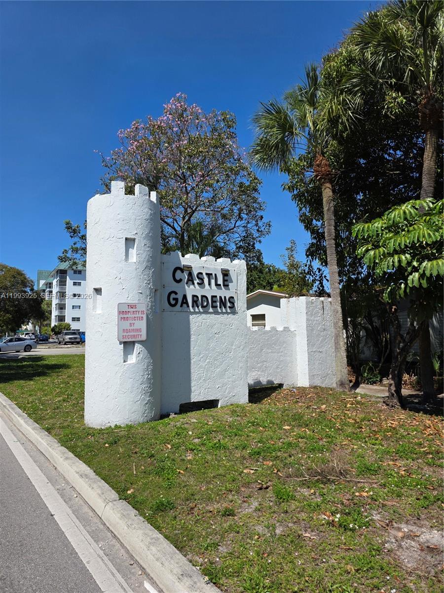 Castle Apartments 12 Cond