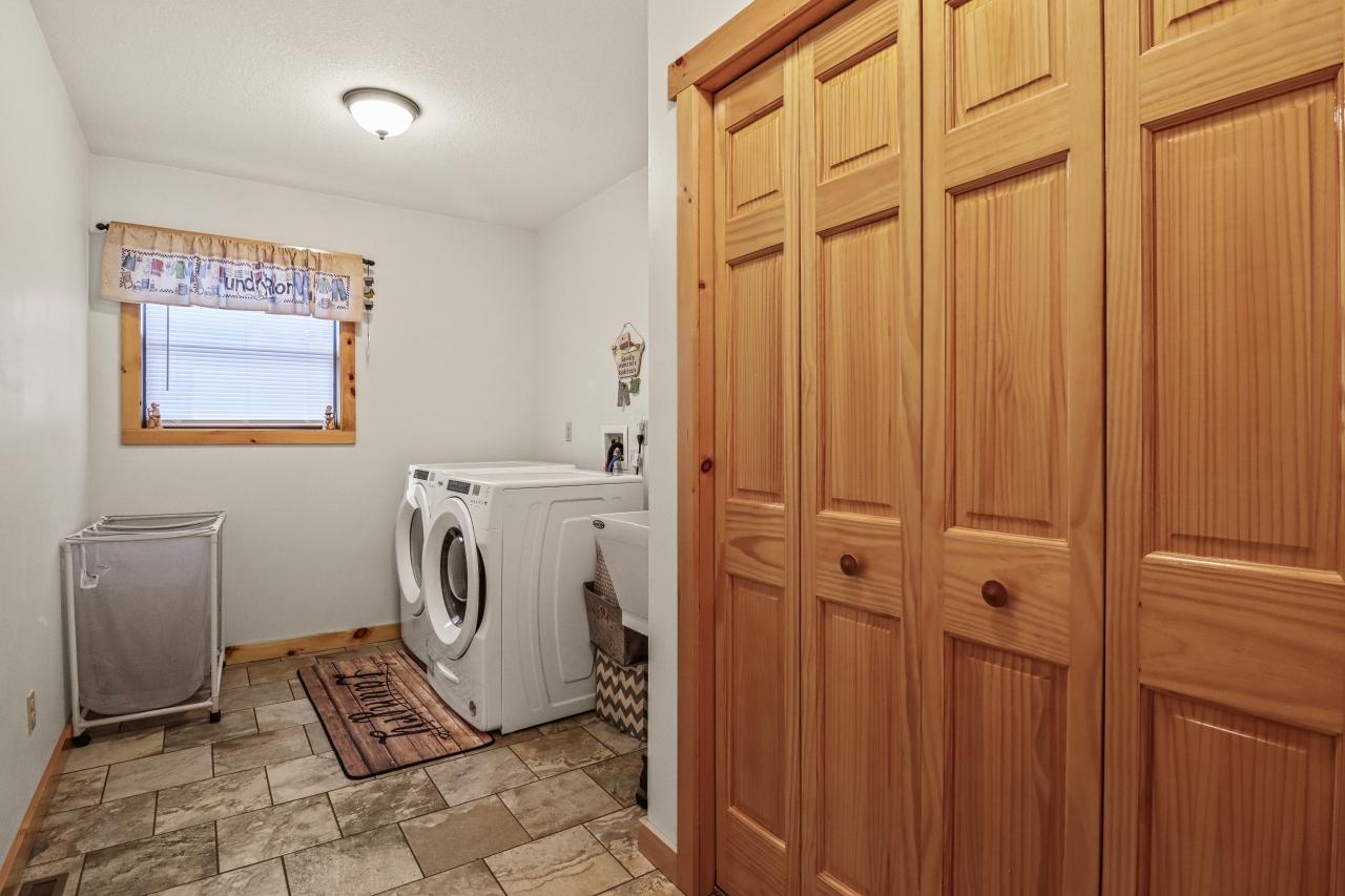 Shishebogama Lake Property 1055 Shishebogama Dr Photo 16