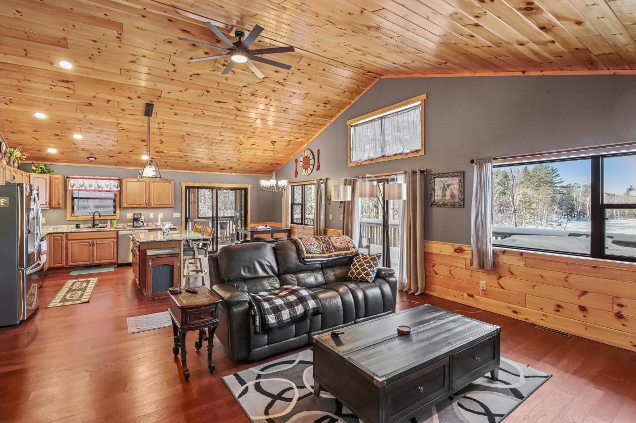 Shishebogama Lake Property 1055 Shishebogama Dr Photo 4