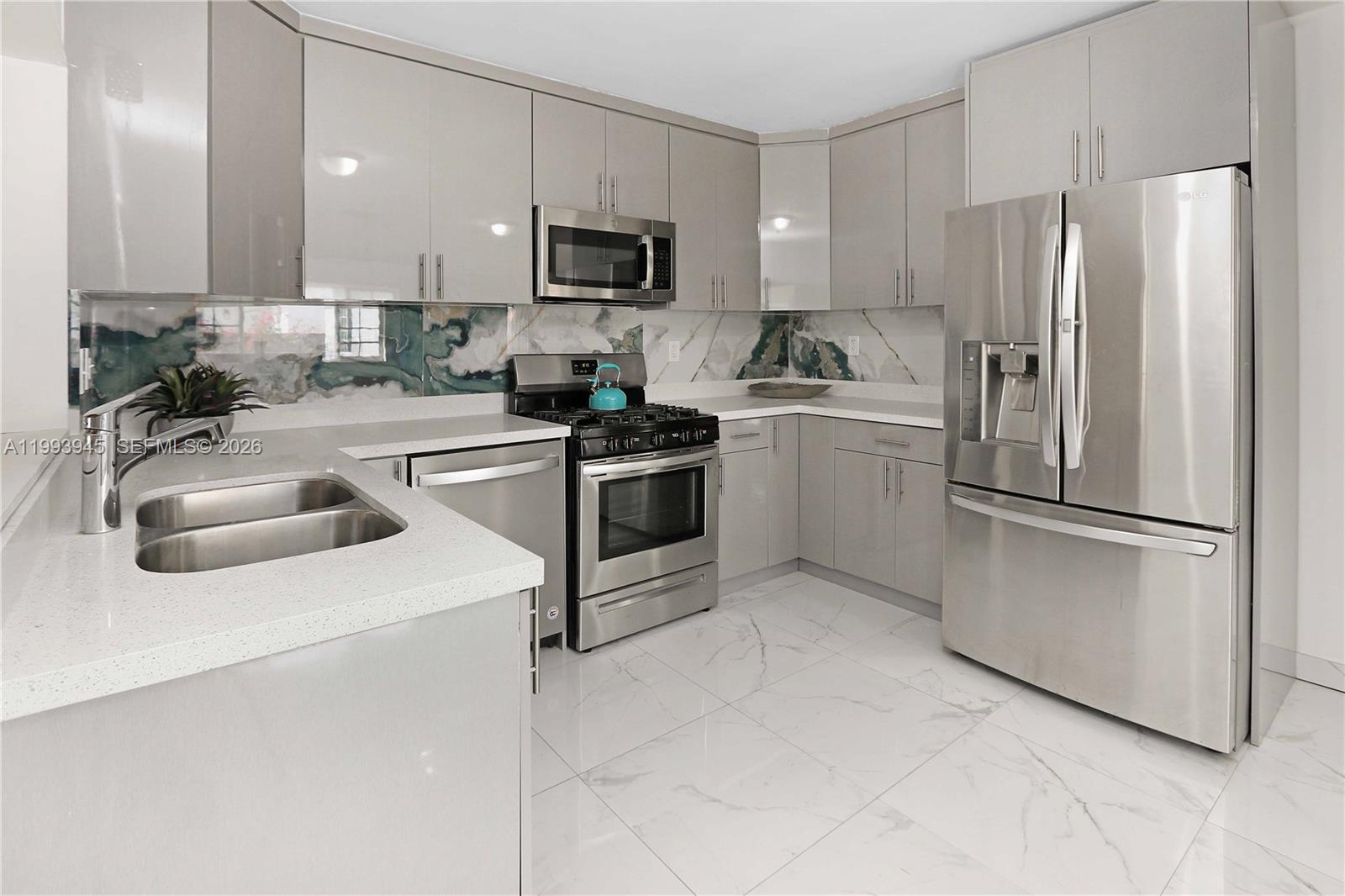 Hollywood Country Club Es