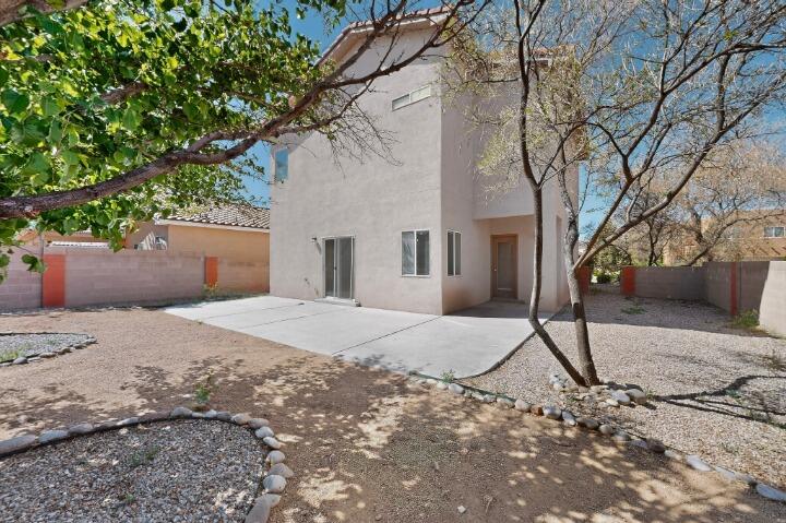 17th image of 7644 Calle Comodo Ne, Albuquerque, NM 87113 | MLS# 1100983
