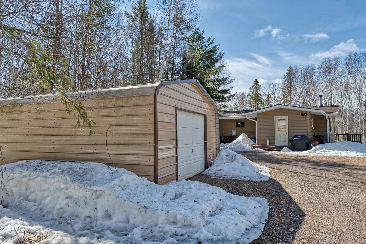 Boot Lake MW Property 11875 Thoma Dr Photo 8