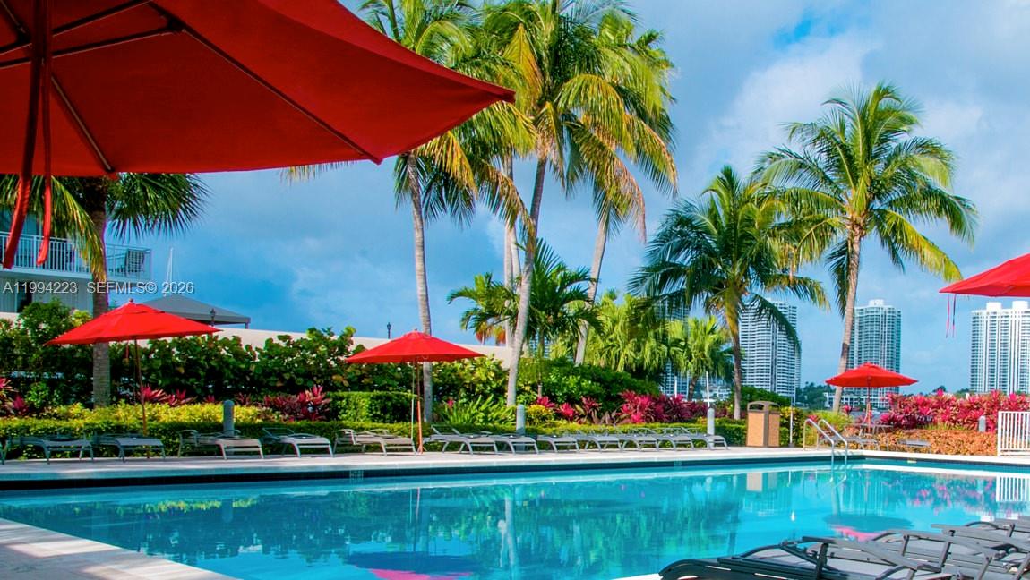 Marina Bay Club Condo Hot