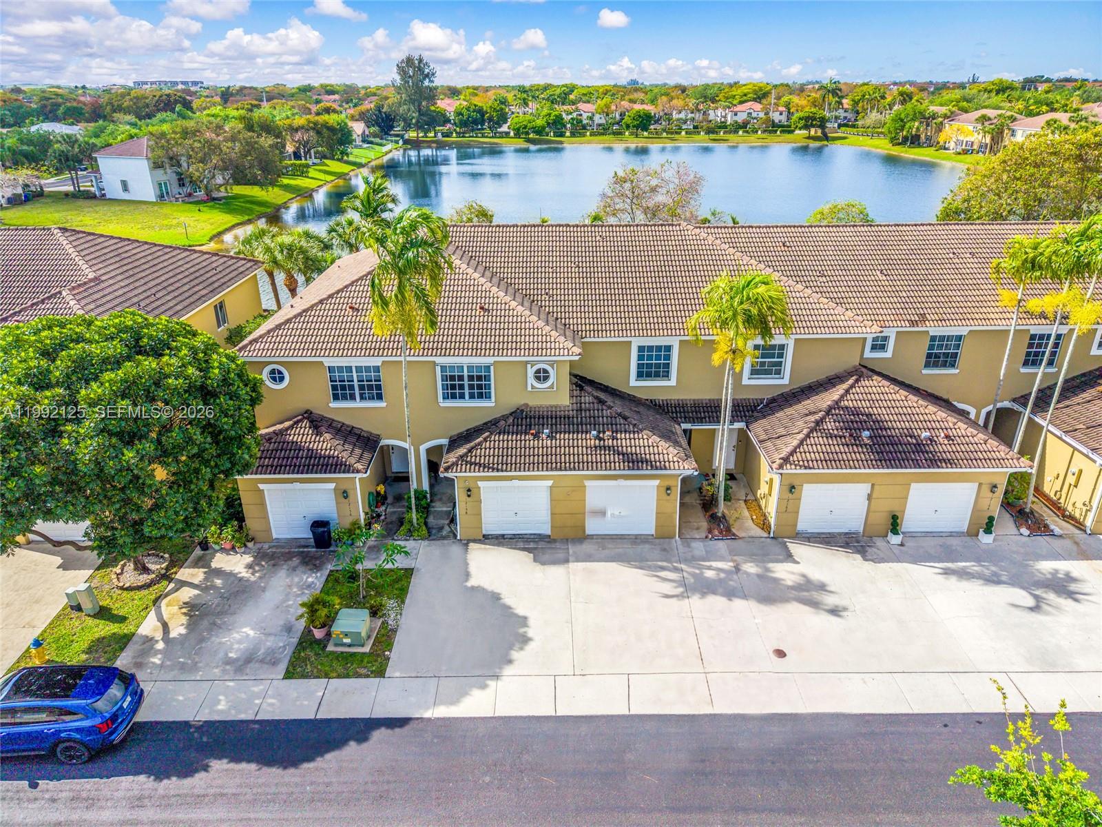 Pelican Pointe