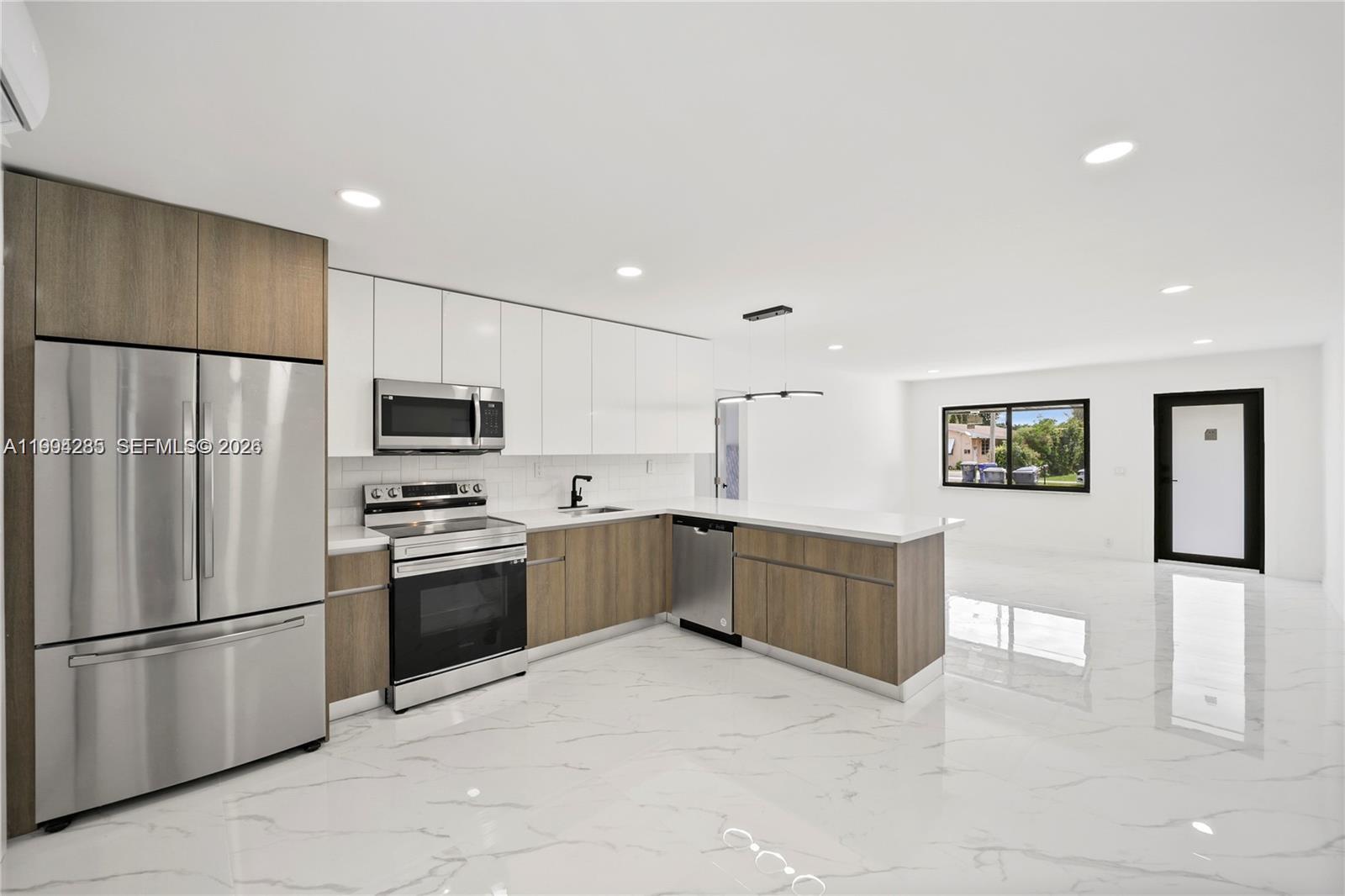 Hollywood Beach Gardens