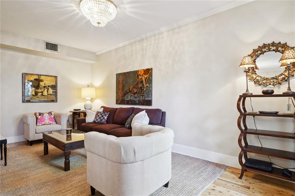 4th image of 1022Nd St Peter St, New Orleans, LA 70116