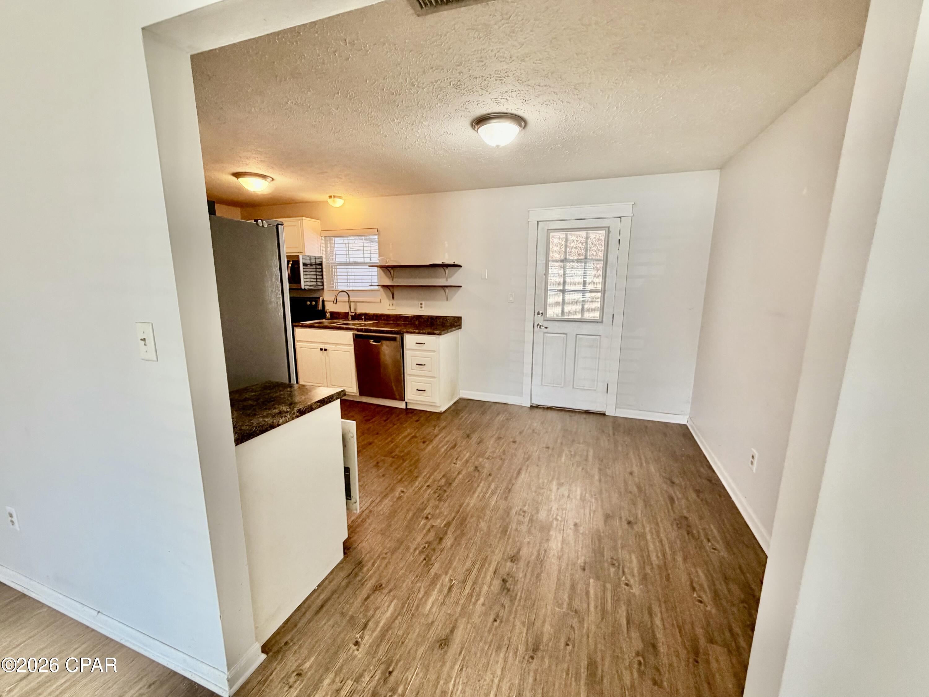 Image 6 For 21104 Lakeview Drive