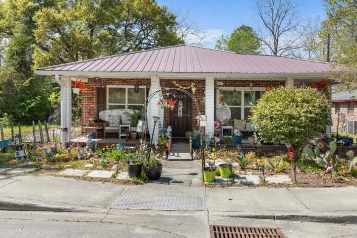 1800 Brown St. Conway, SC 29527