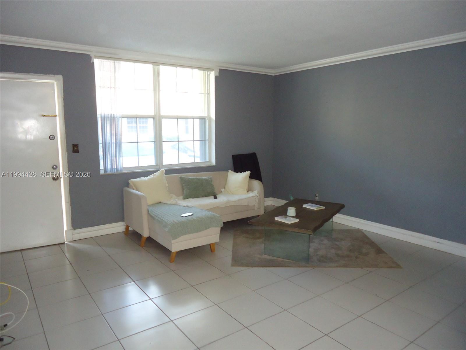 No Bay White House No 2 C