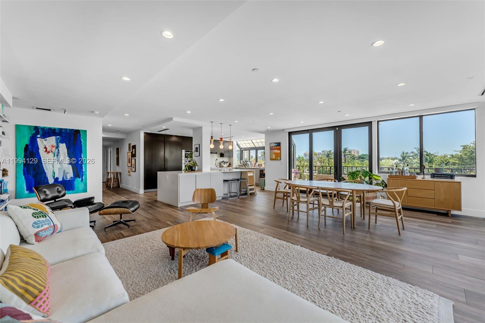 The Emeraldbay @ Key Colo