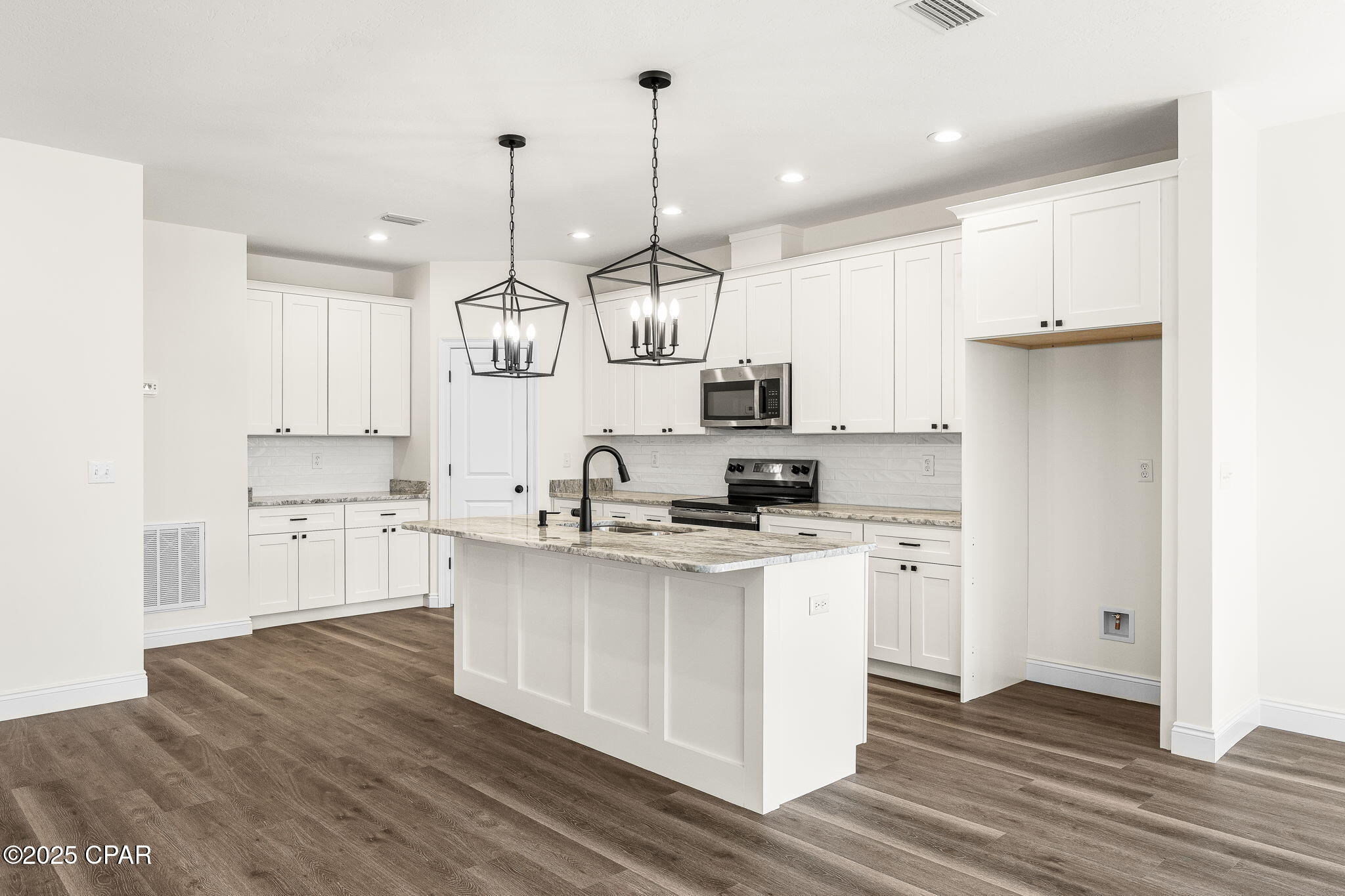 Image 6 For 9019 Laird Street