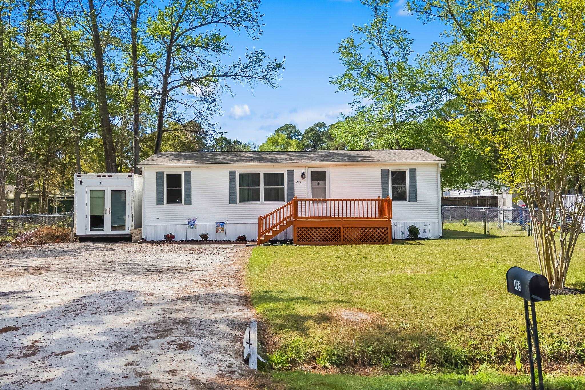 425 Sand Hill Dr. Conway, SC 29526