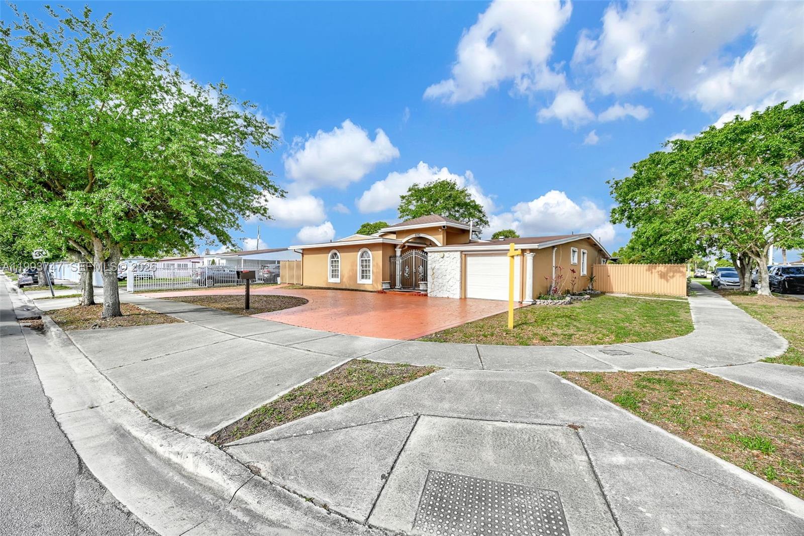 6190 W 14th Ave, Hialeah, FL 33012
