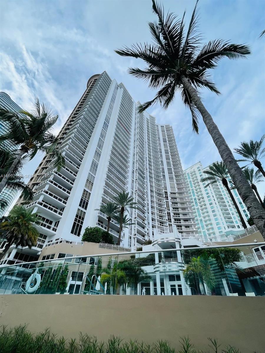Condo for Rent in Miami, FL