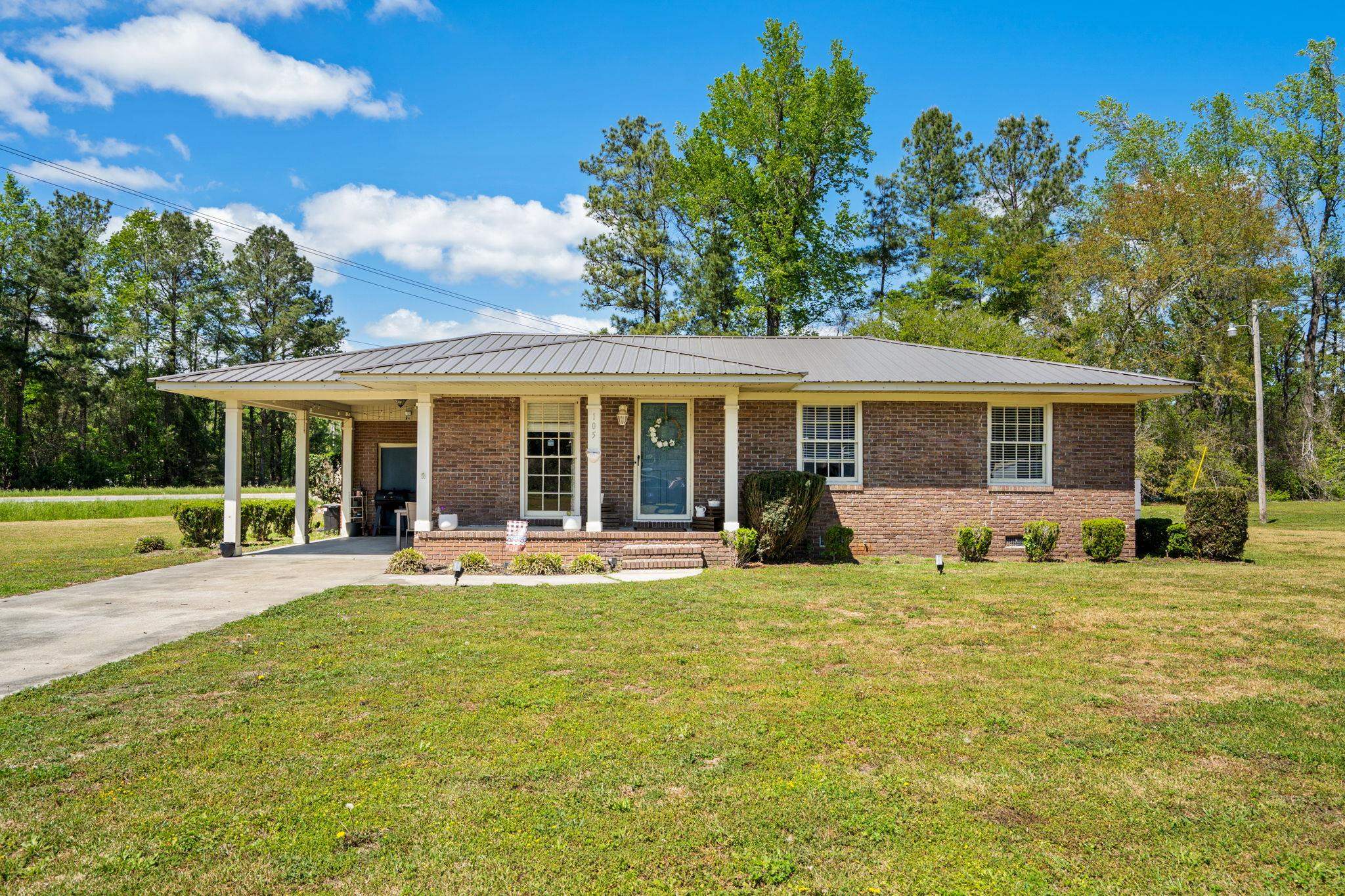 105 Twin City Circle Loris, SC 29569