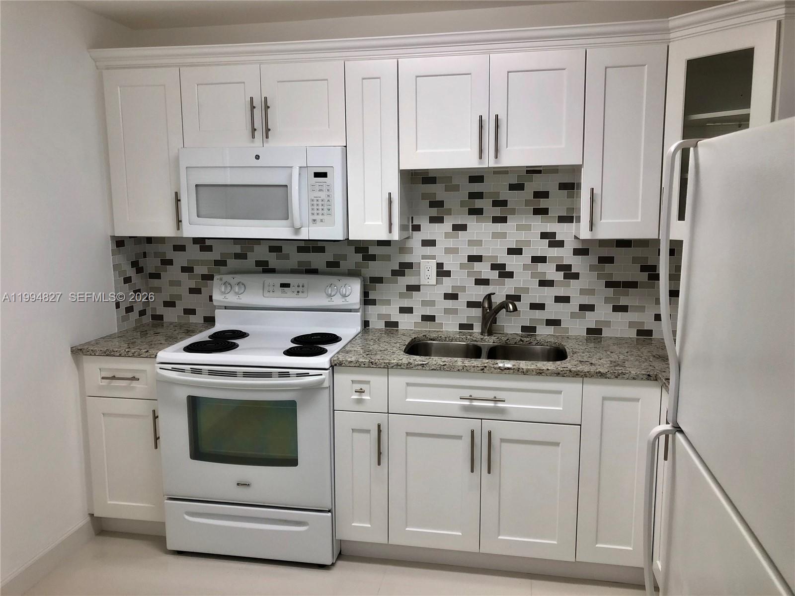 Lakewood On The Green Con