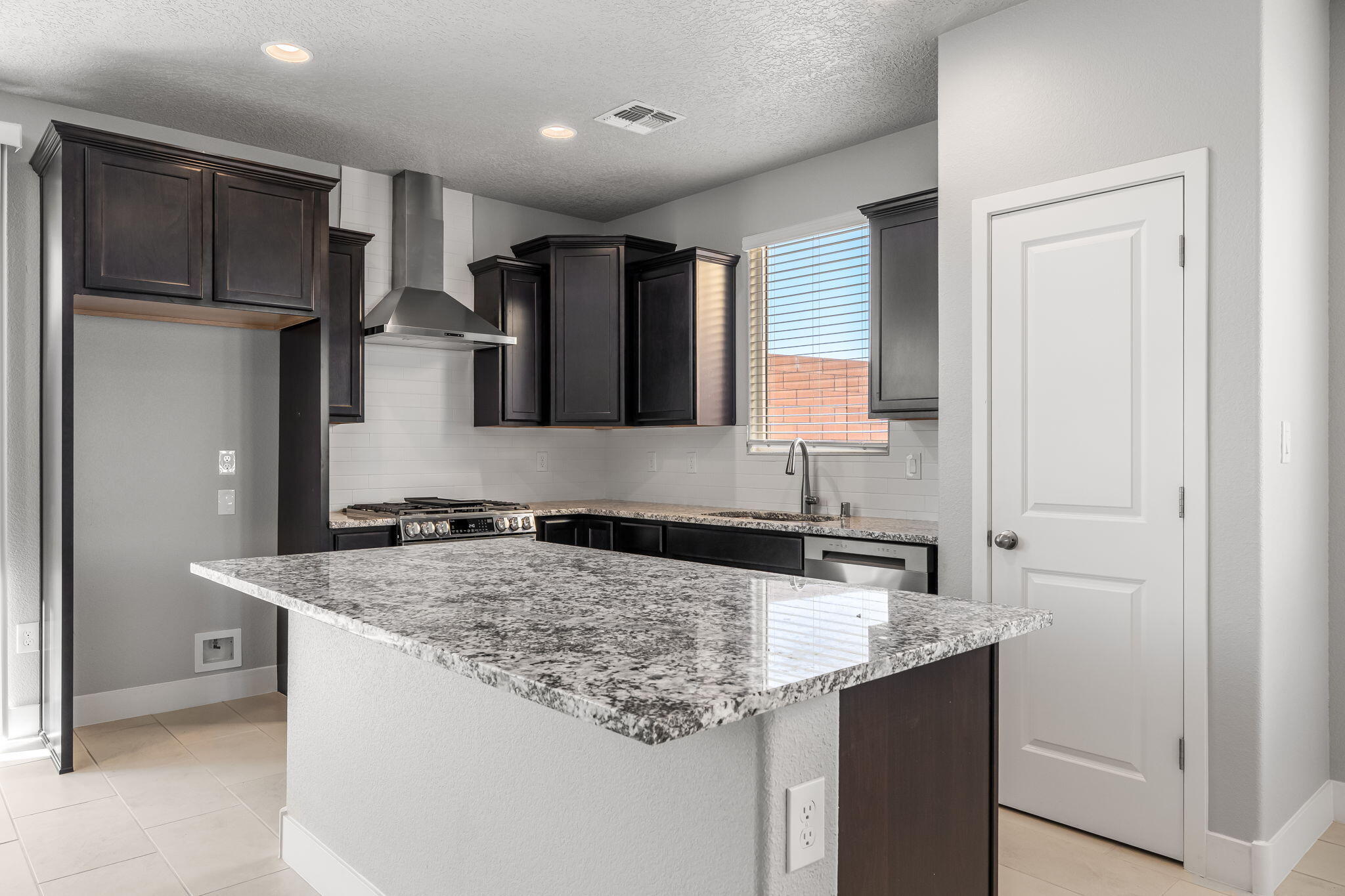 4th image of 3652 Queen Ct Ne, Rio Rancho, NM 87144 | MLS# 1101091