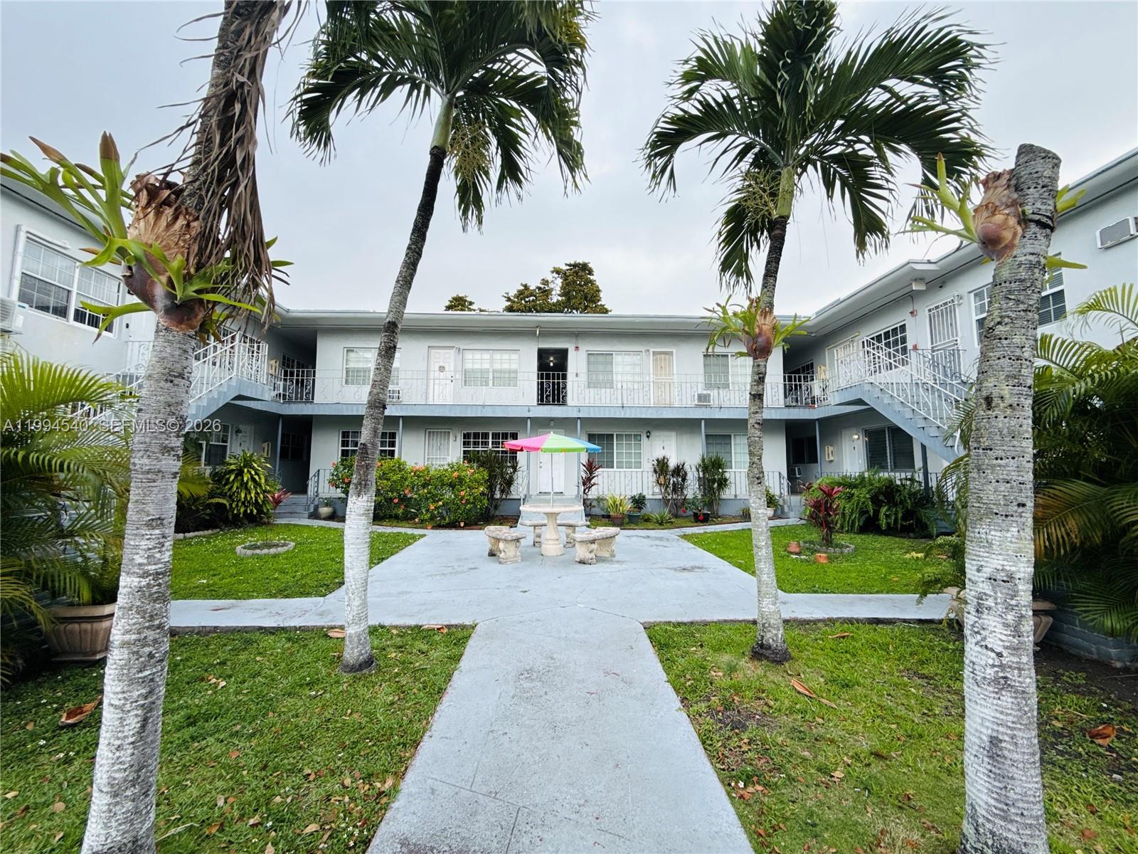 Los Jardines Condo