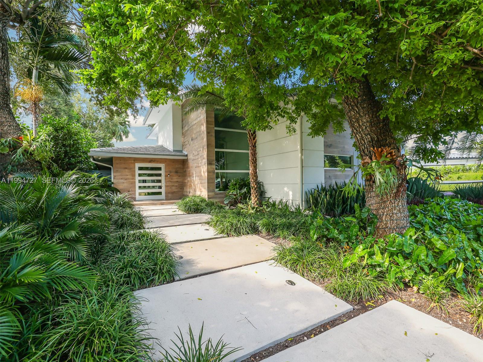 Bay Heights 1St Addn