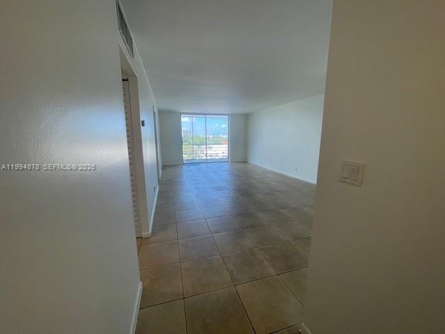 Dixiana Condo