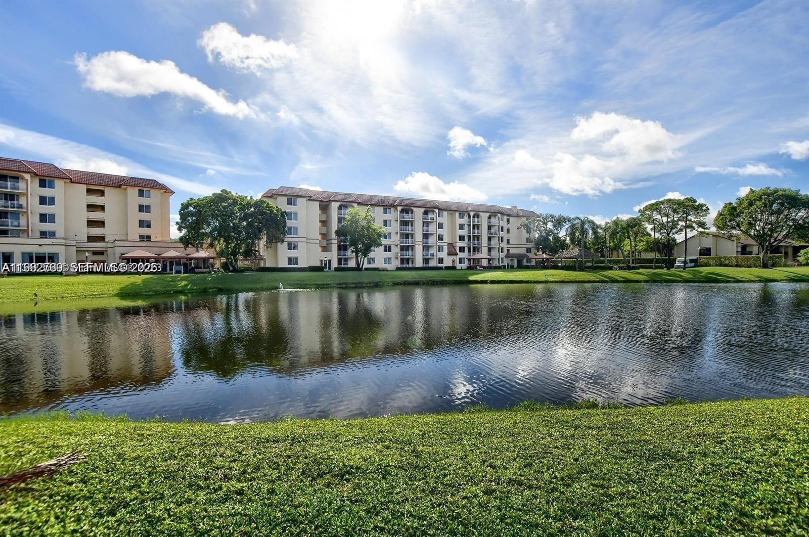 Villas At Meadow Lakes Co