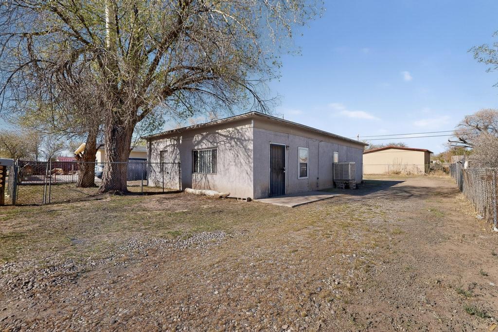 Homes for sale in Albuquerque, NM | 105 Barcelona Cir Sw, Albuquerque, NM 87105 | MLS# 1101121