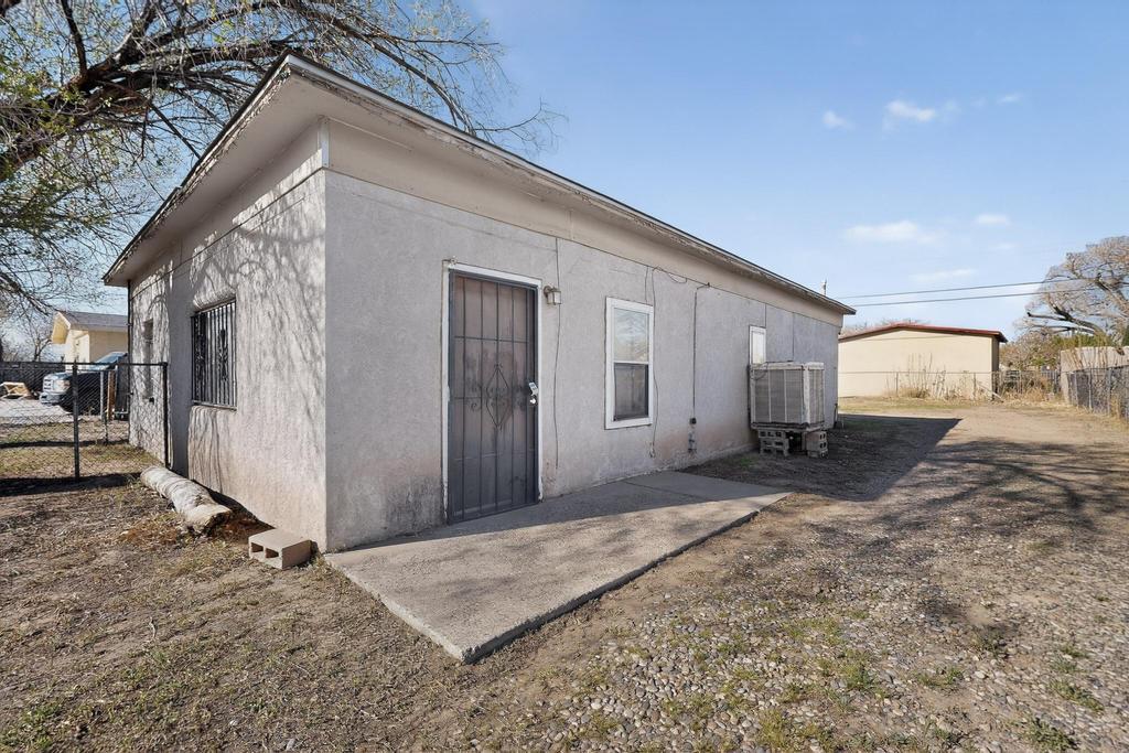 Homes for sale in Albuquerque, NM | 105 Barcelona Cir Sw, Albuquerque, NM 87105 | MLS# 1101121