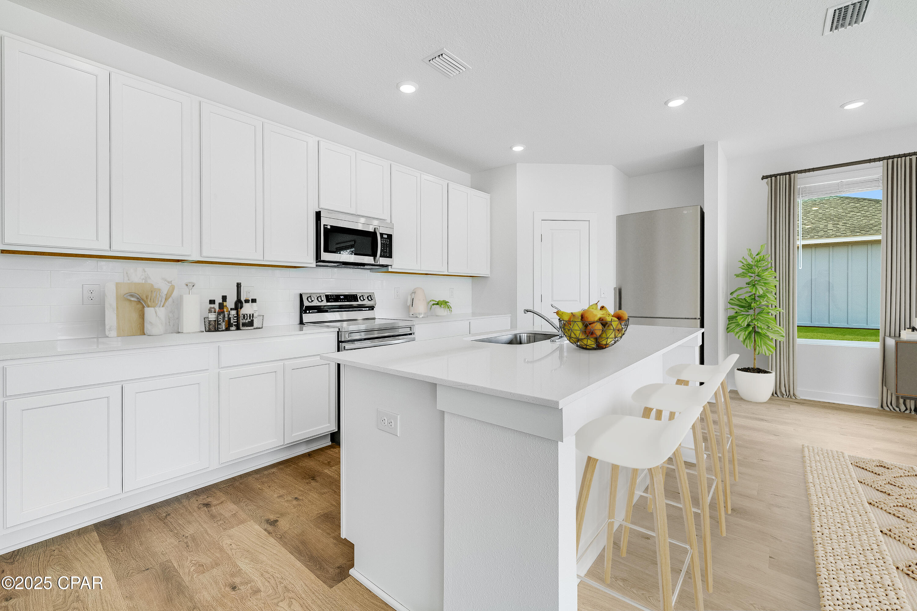 Listing photo id 10 for 3933 Alwyn Cashe Avenue 42