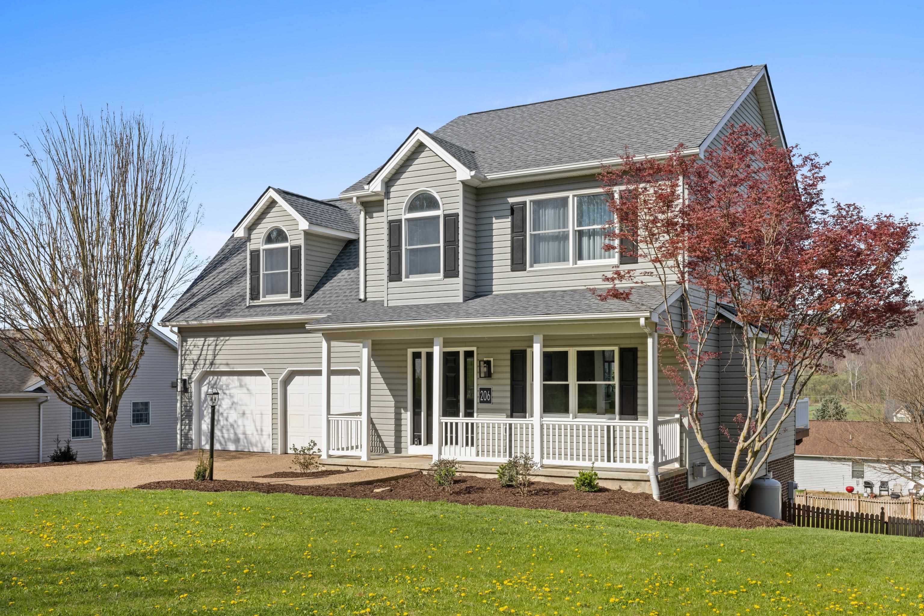 206 WILDWOOD DR exterior