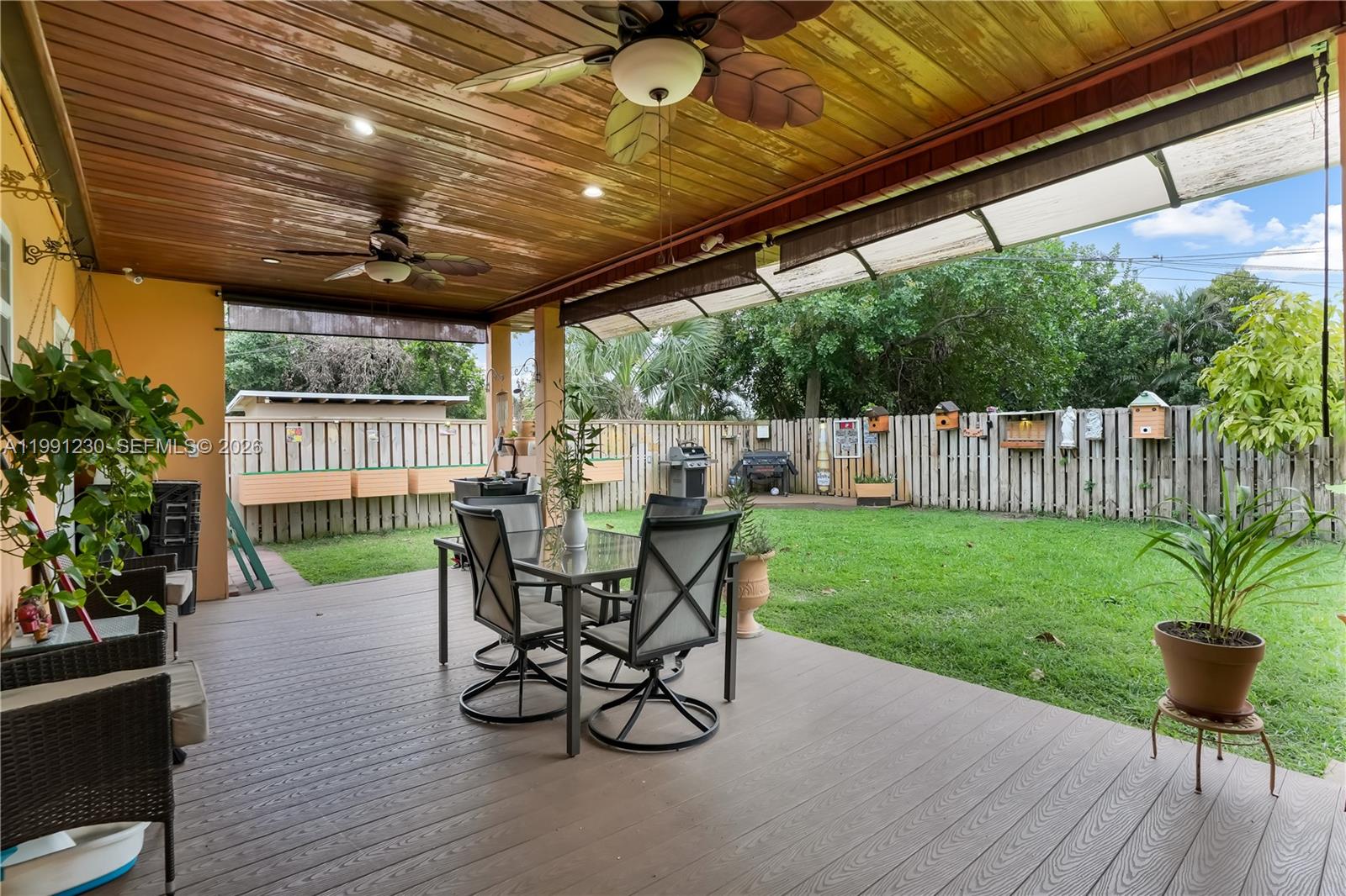 Hollywood Little Ranches