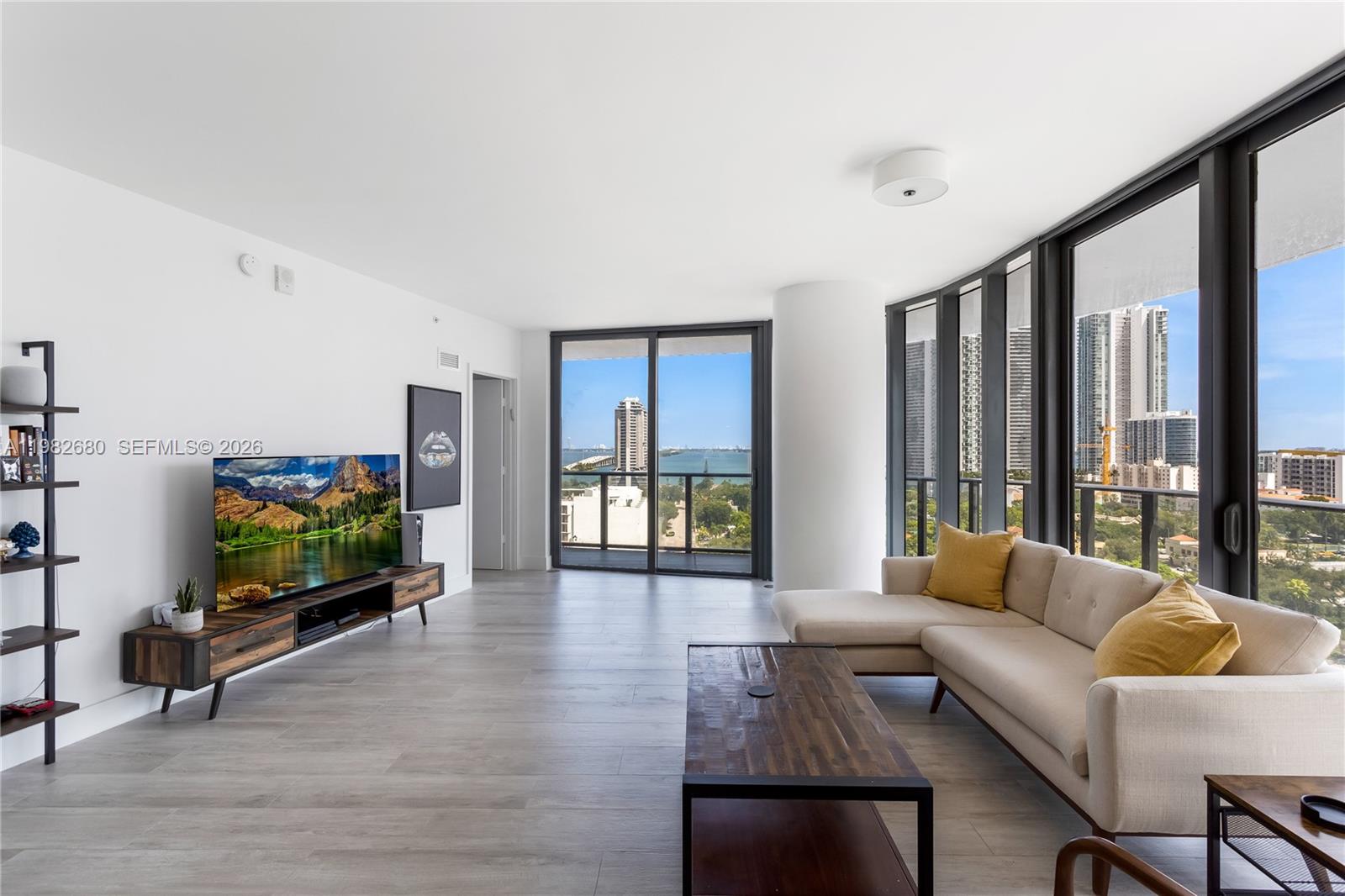 Apartamento para Alugar em Miami, FL