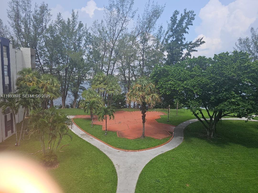 Samari Lake East Condo