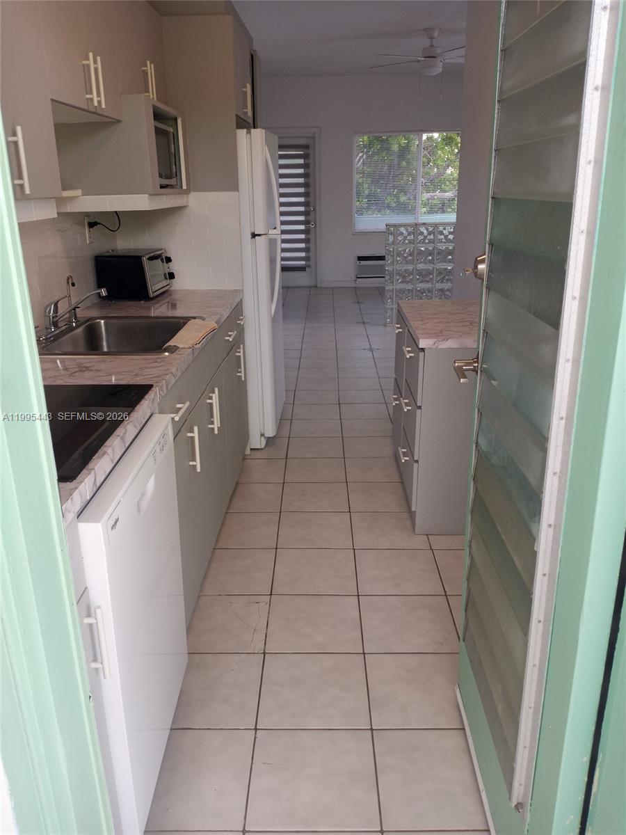 Broadwater Beach Arms I C